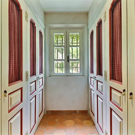 Villa de 6 chambres avec vue sur la mer piscine privee et jardin clos a Gassin *