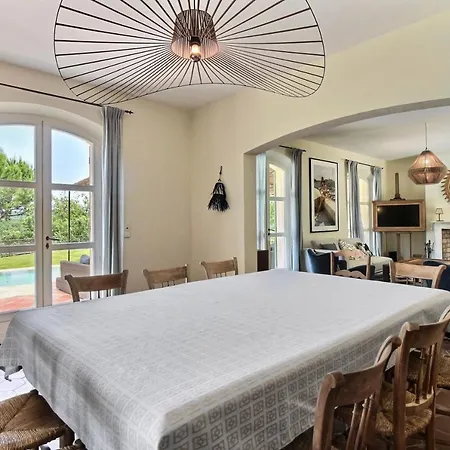 Villa de 6 chambres avec vue sur la mer piscine privee et jardin clos a Gassin *