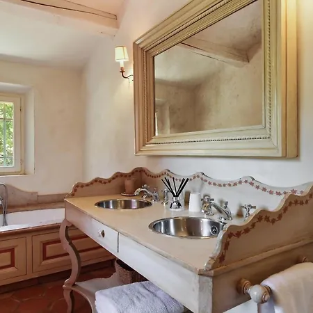 Villa De 6 Chambres Avec Vue Sur La Mer Piscine Privee Et Jardin Clos A Gassin Villa